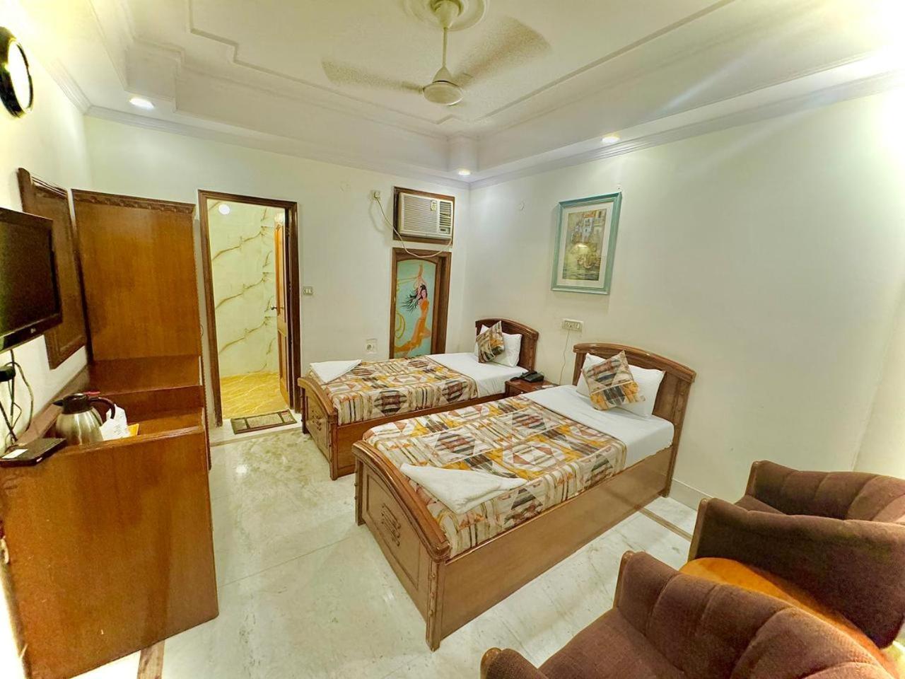Hotel Pablas International, New Delhi, Near Metro Exterior foto