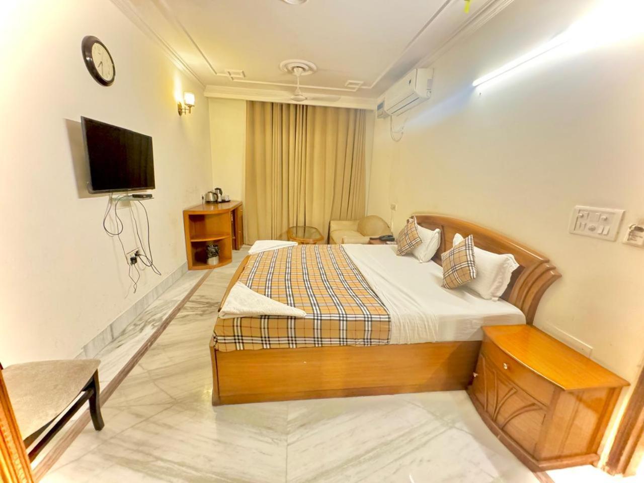 Hotel Pablas International, New Delhi, Near Metro Exterior foto