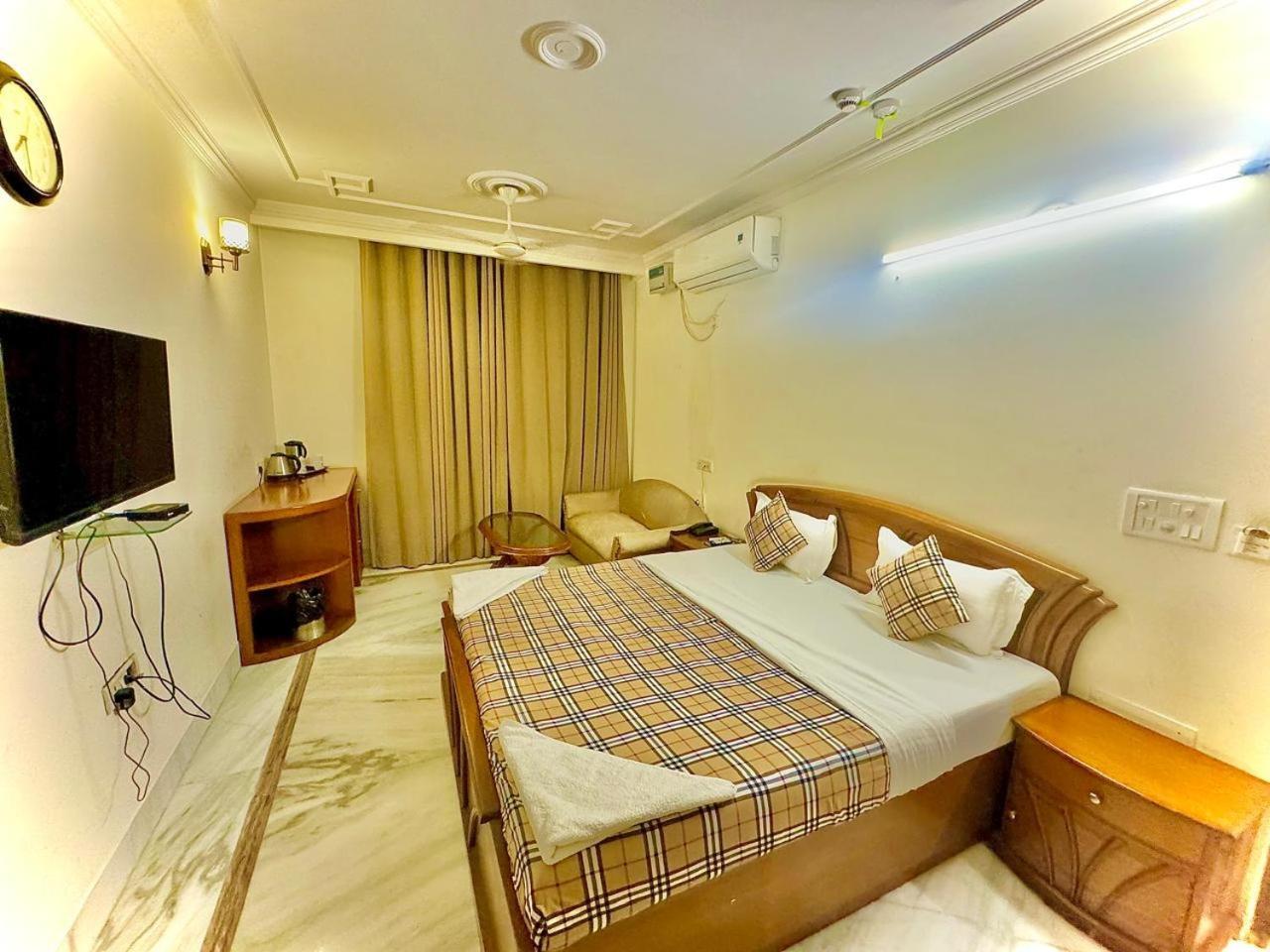 Hotel Pablas International, New Delhi, Near Metro Exterior foto