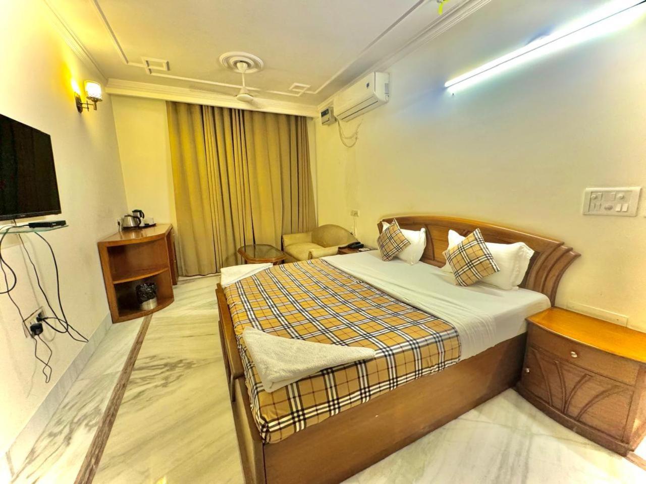 Hotel Pablas International, New Delhi, Near Metro Exterior foto